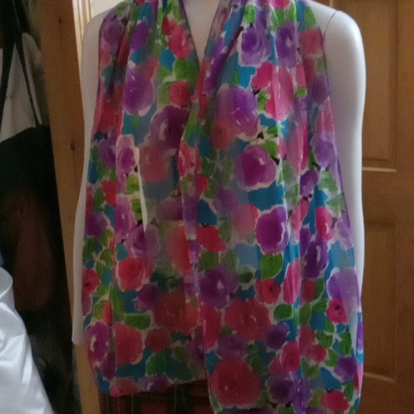 Floral scarf/wrap - Picture 2 of 2